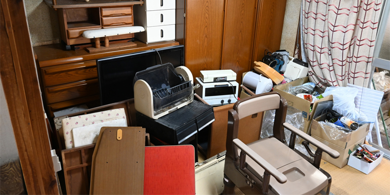 散らかった部屋